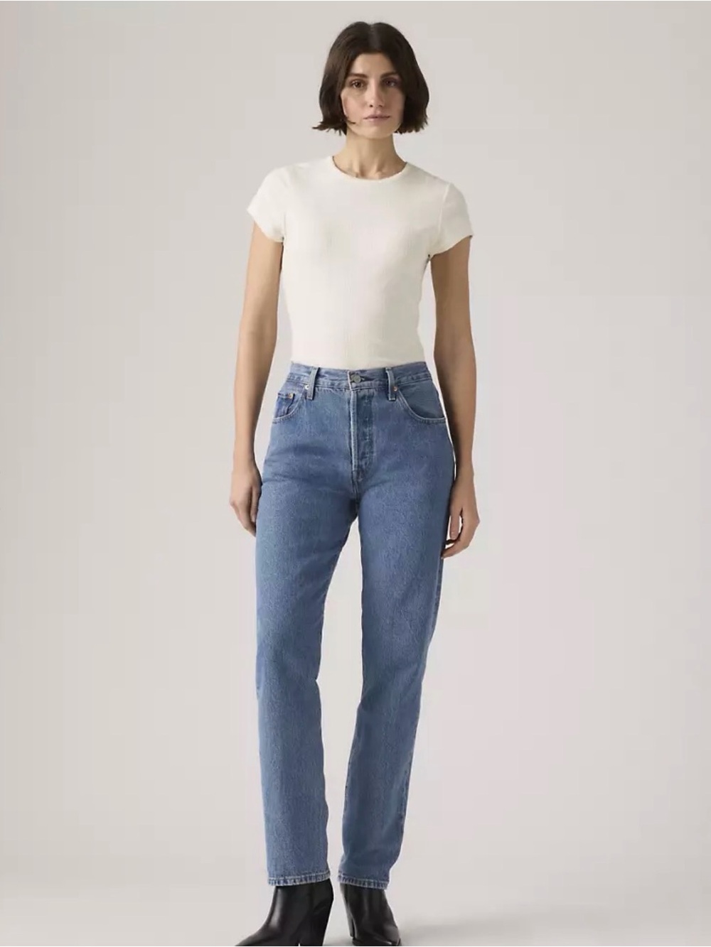 Levi's Straight Leg Jeans in Medium Blue Wash